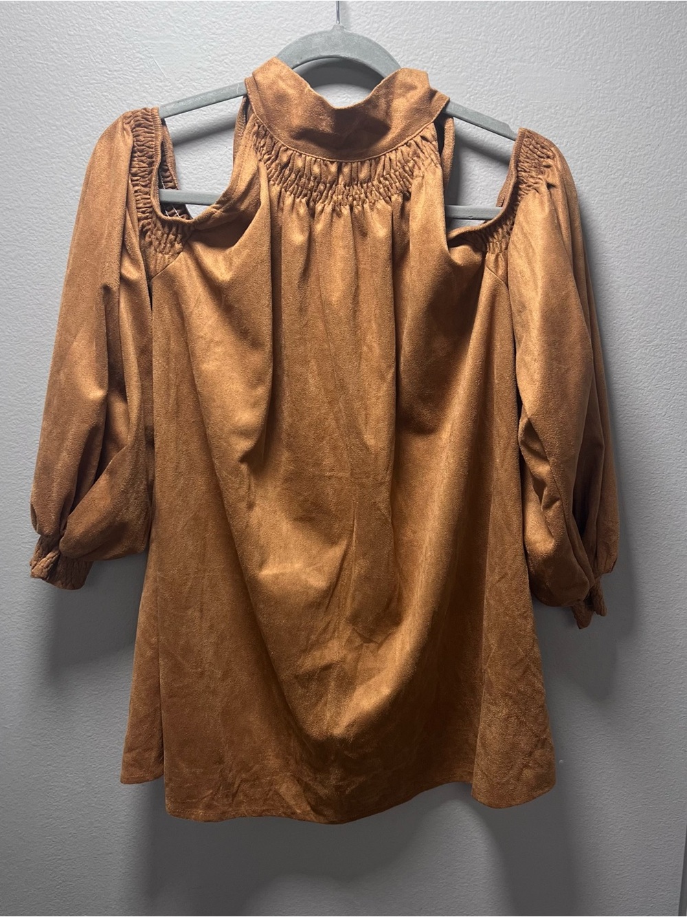 NWT Cold-Shoulder Mock Neck Blouse - Rust Color Faux Suede Size L